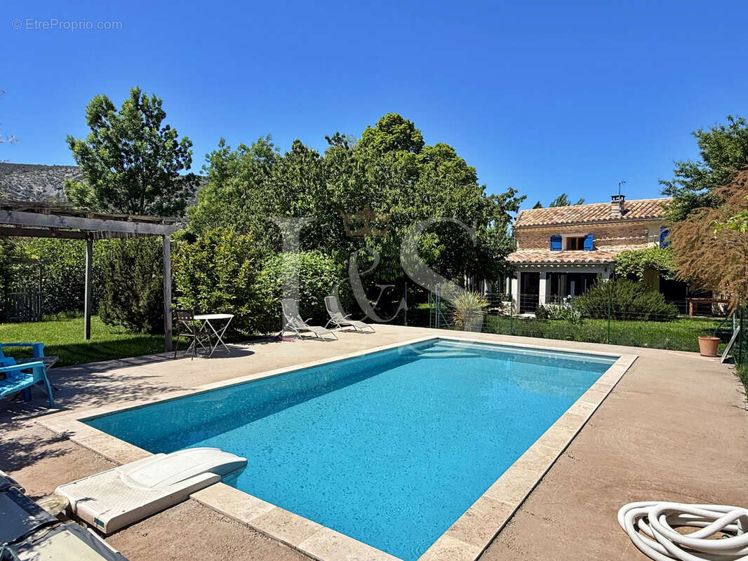 Maison à MALAUCENE