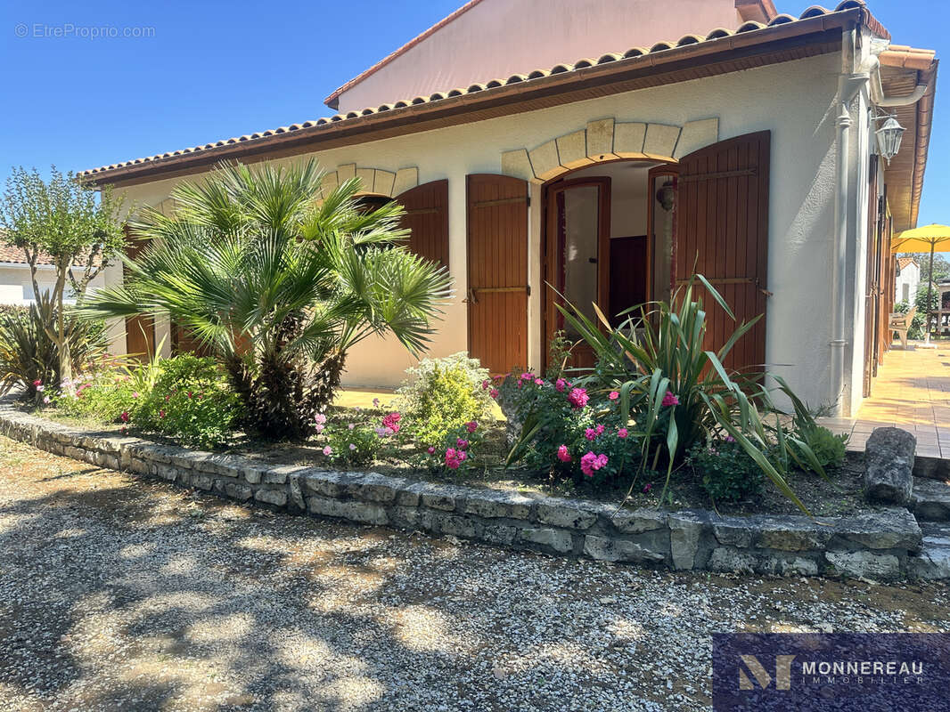Maison à MESCHERS-SUR-GIRONDE