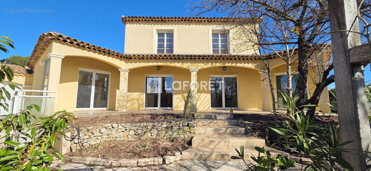 Maison à SAINT-MAXIMIN-LA-SAINTE-BAUME