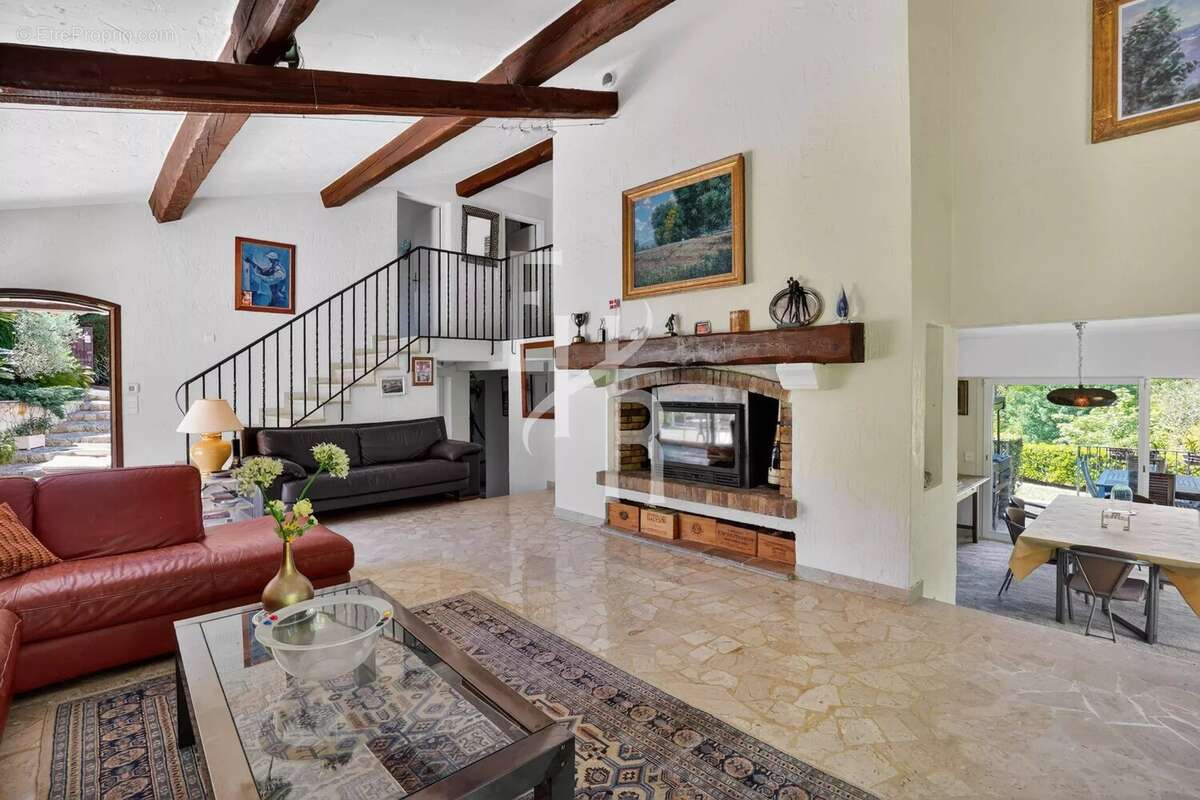 Maison à MOUGINS