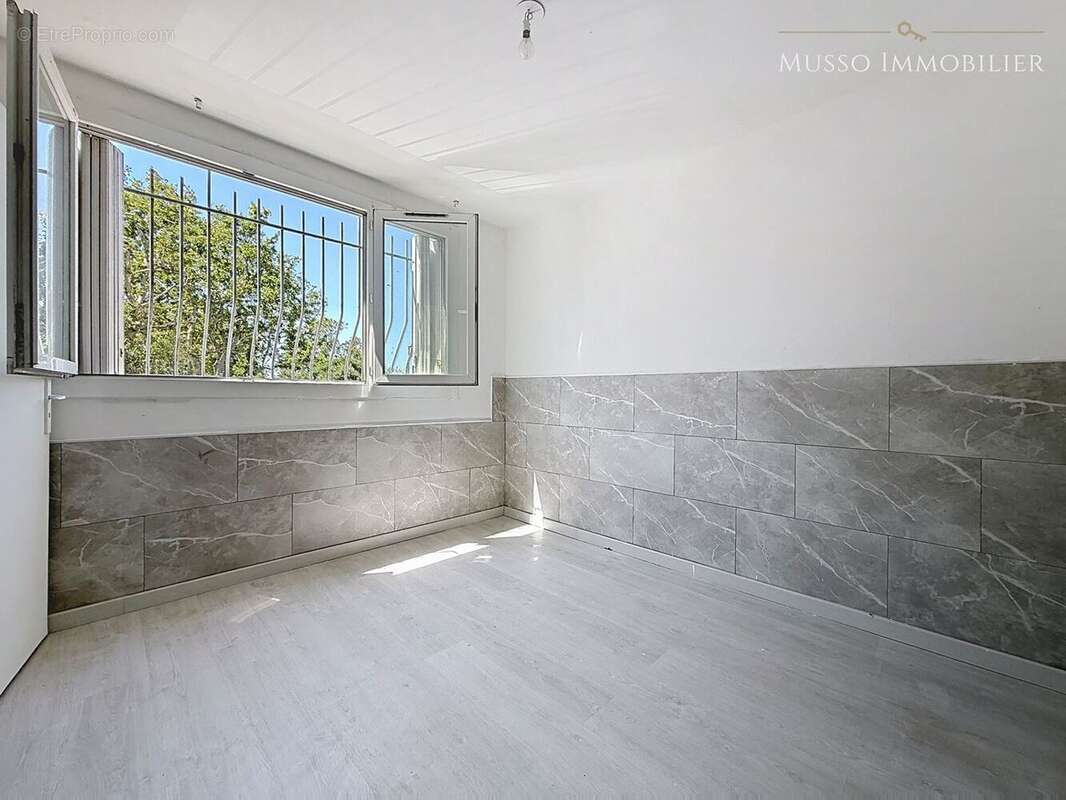 Appartement 75 m² à Marseille-14e  - photo 6