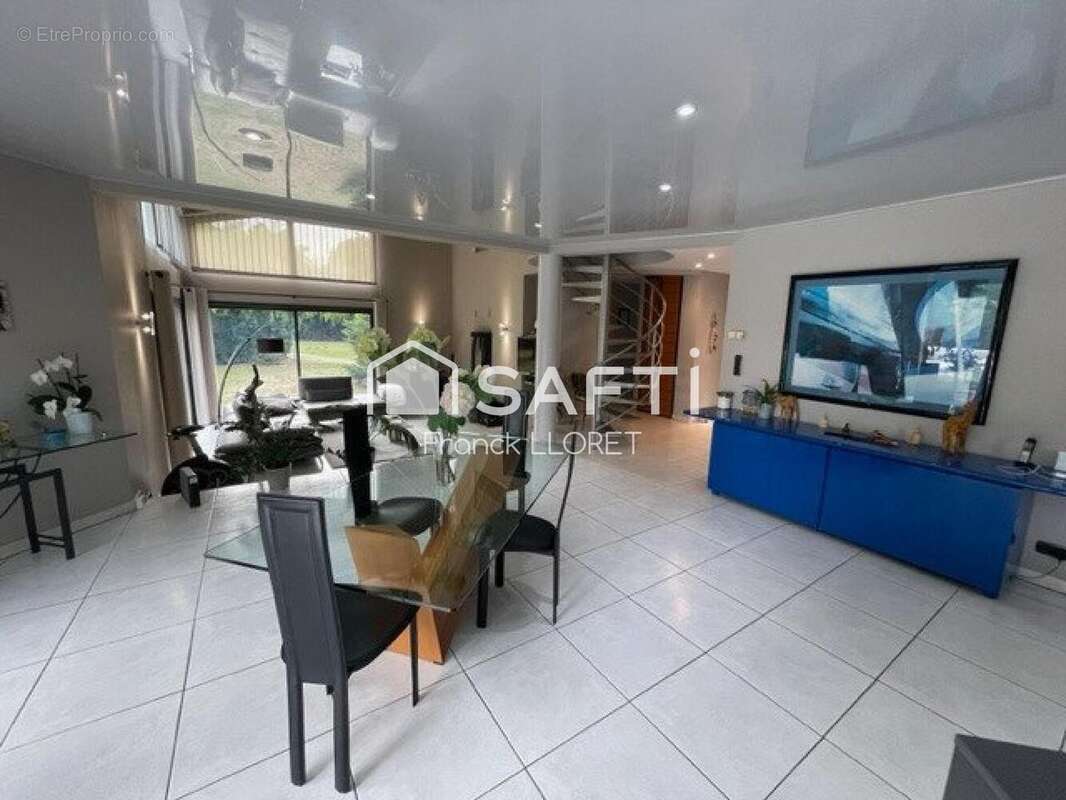 Photo 4 - Maison à VENDAYS-MONTALIVET