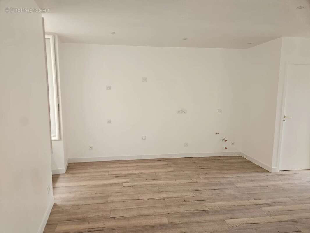 Maison de village avec petite cour intérieure St Agrève - photo 3