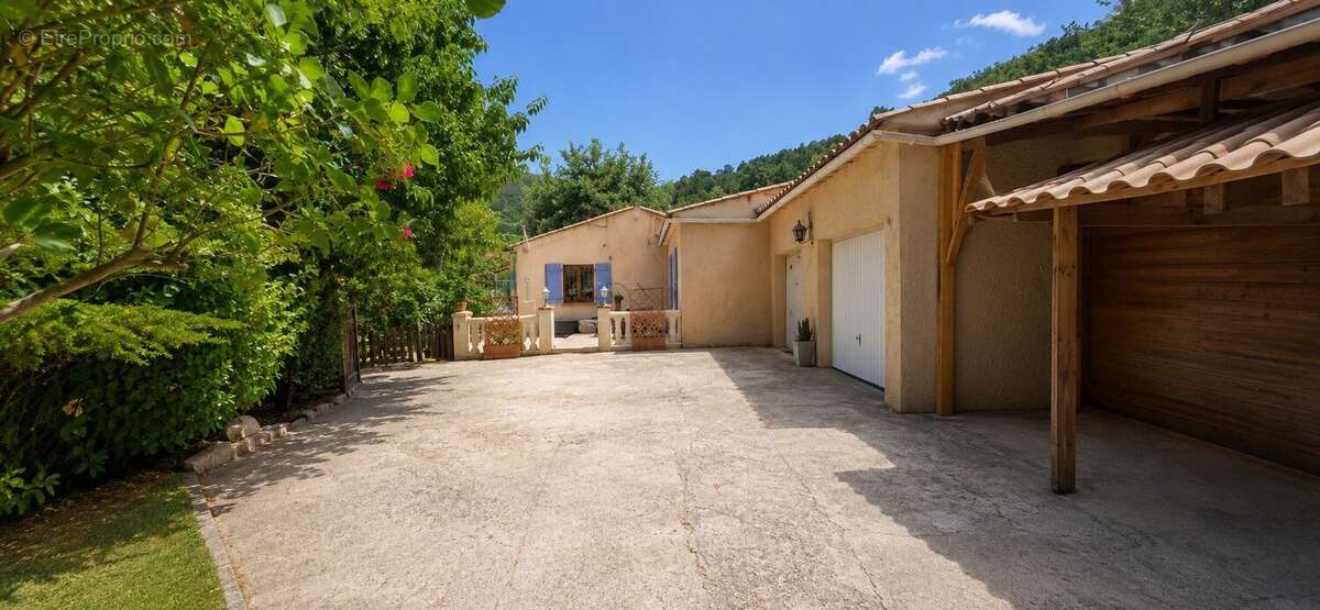 Maison à TOURRETTE-LEVENS