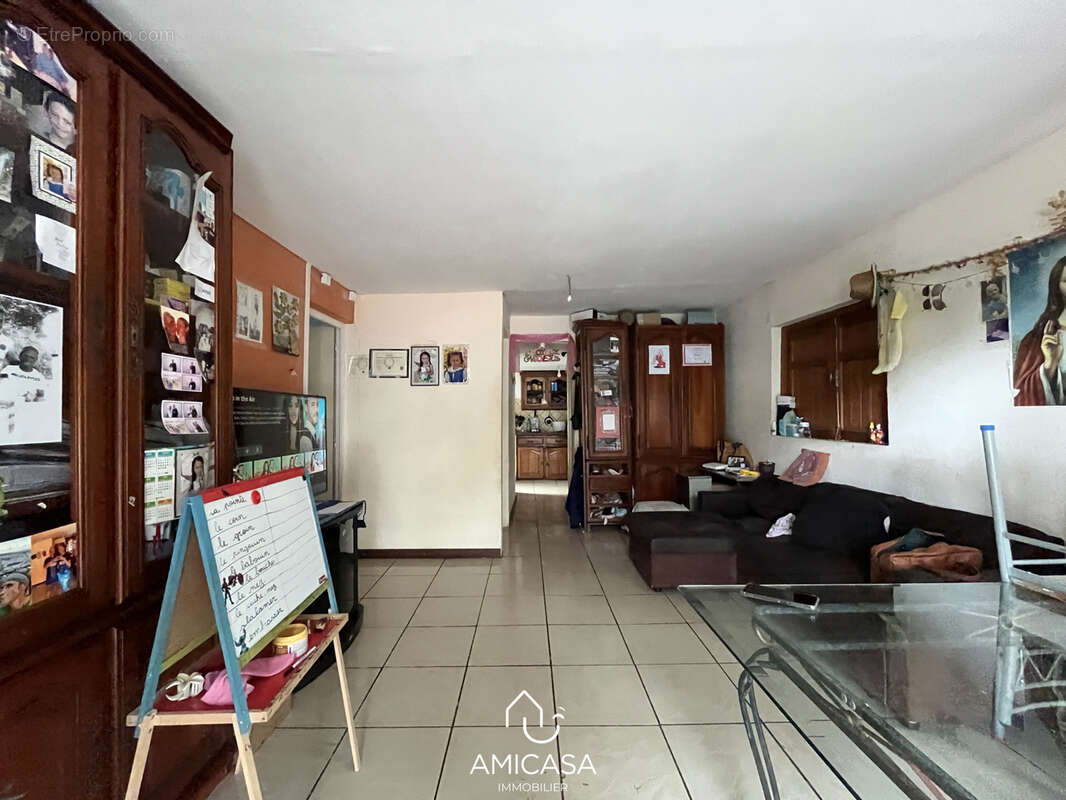 Saint denis (bellepierre) - maison - a deux pas du chu - louée - photo 2