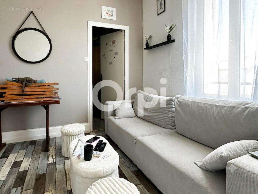 Appartement 31 m² à Rochefort  - photo 2