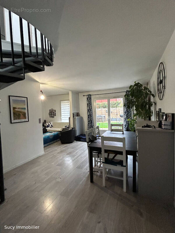 Maison à LA QUEUE-EN-BRIE