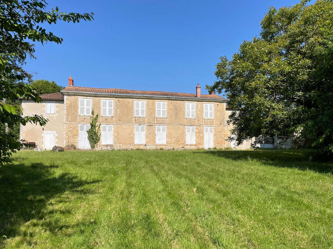 Maison à MIGNALOUX-BEAUVOIR