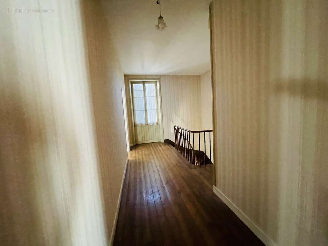 Maison à BARBEZIEUX-SAINT-HILAIRE