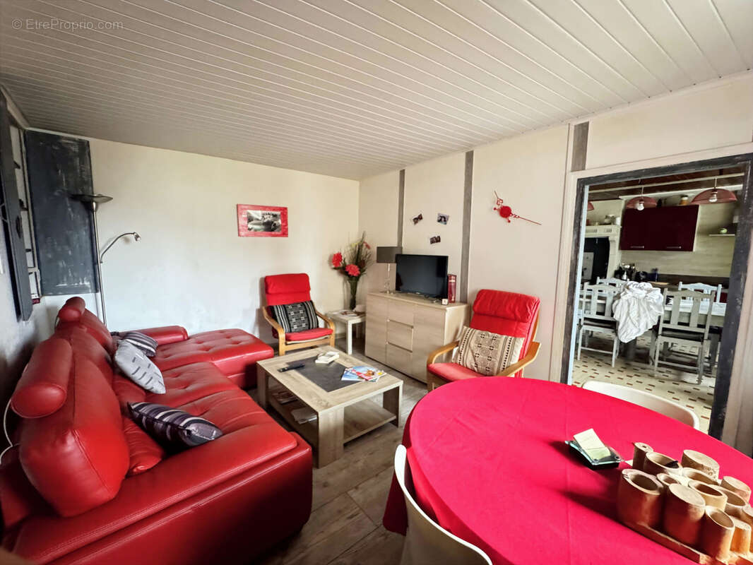 Maison à SAINT-BONNET-PRES-ORCIVAL