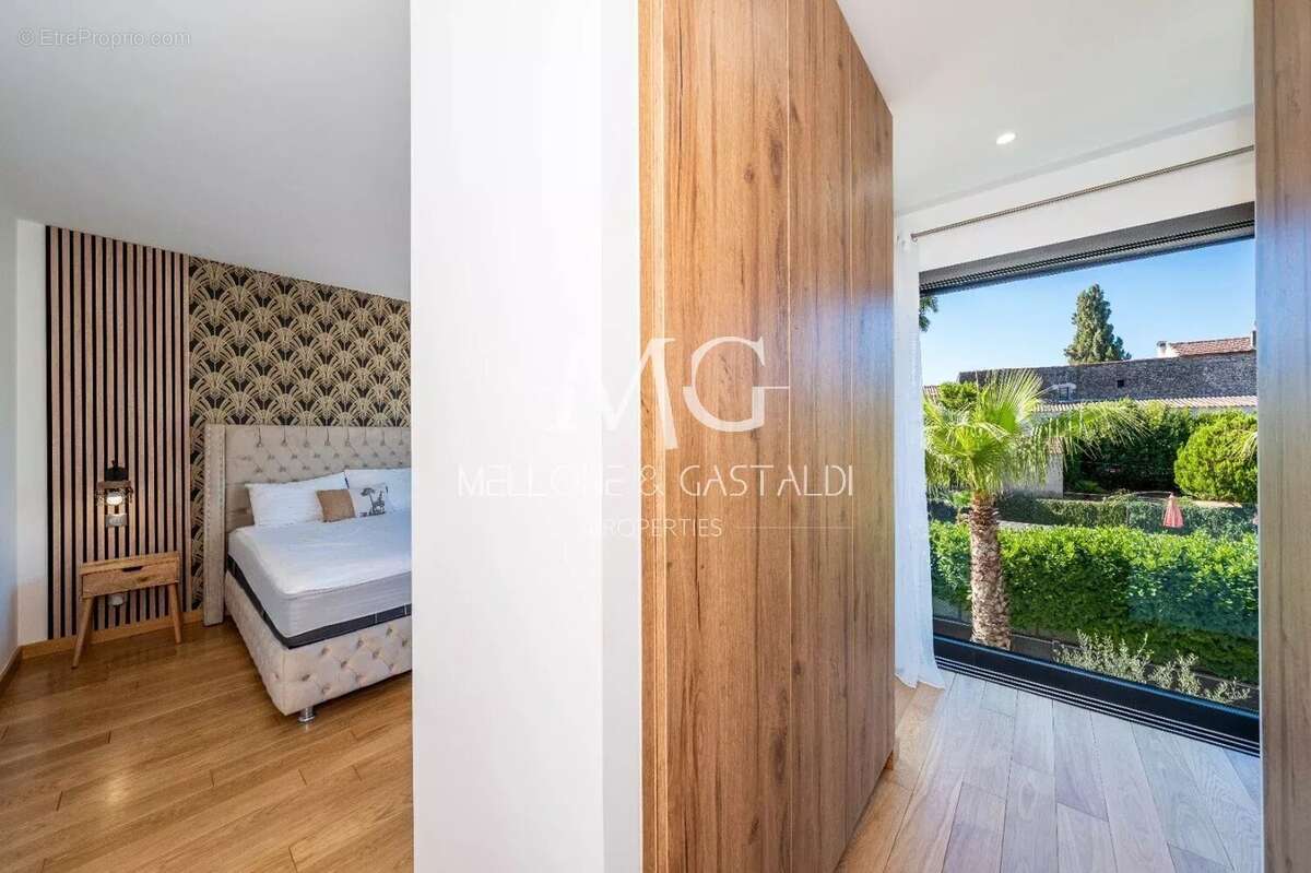 Maison à MOUGINS