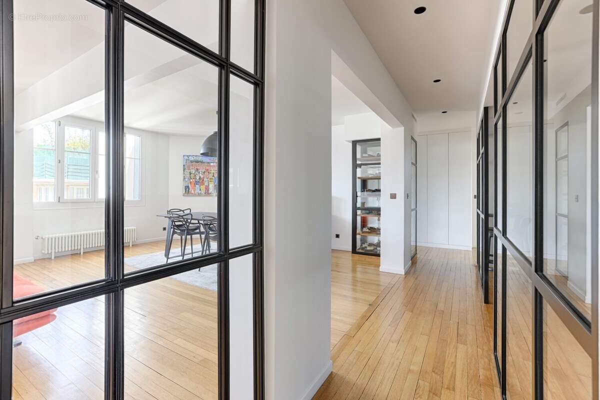 Appartement à LA GARENNE-COLOMBES