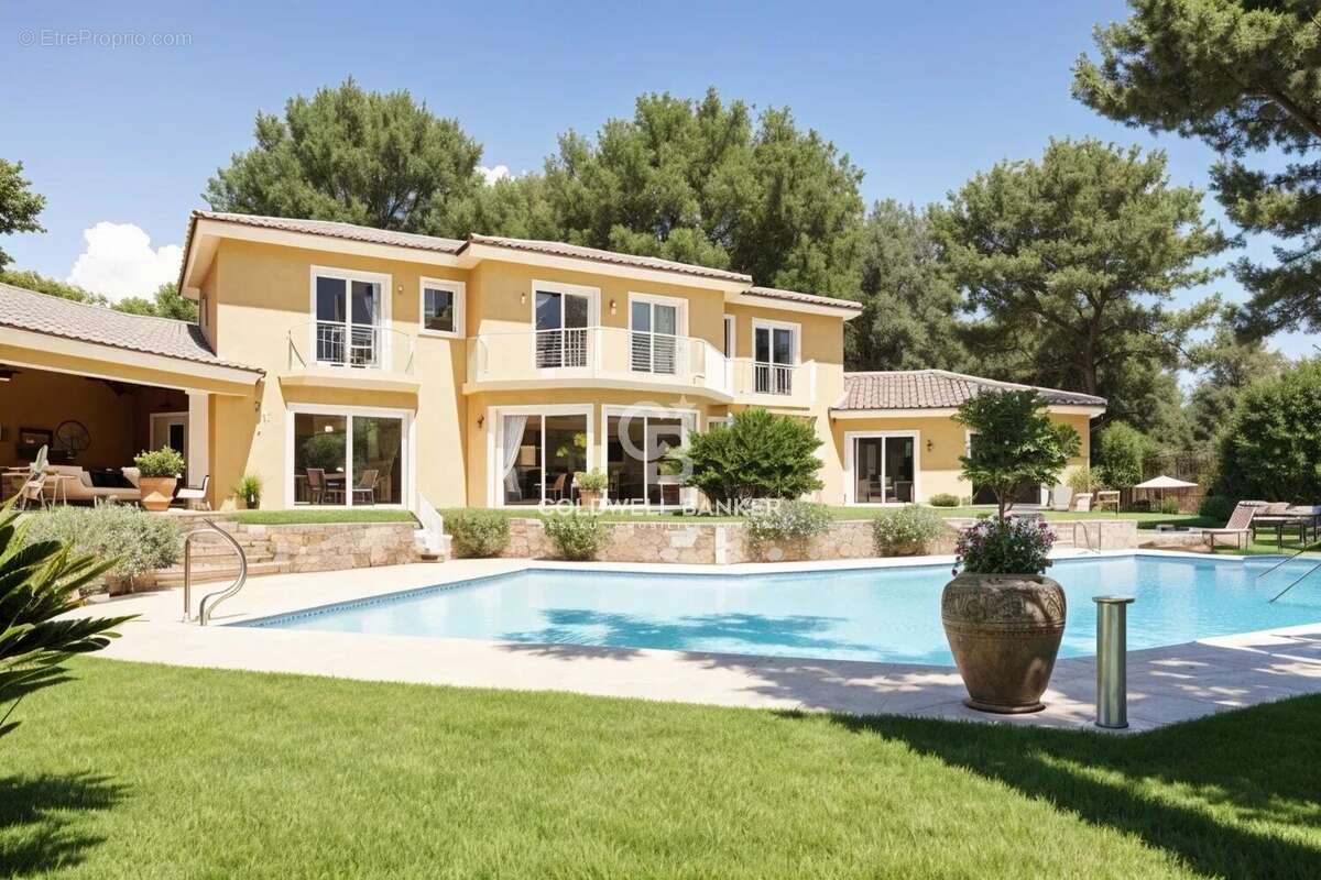 Maison à MOUGINS