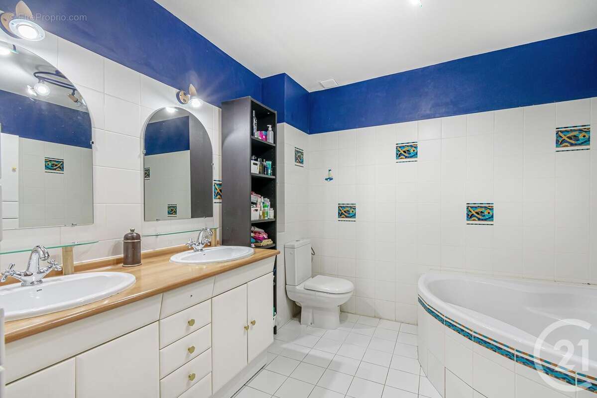 Maison à SAINT-MAUR-DES-FOSSES