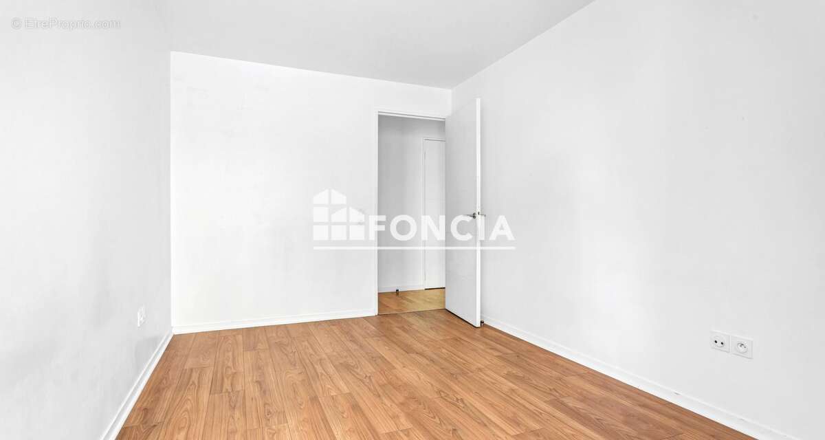 MASSY ATLANTIS – Appartement T3 COGEDIM avec une grande terrasse & parking, à 2 pas de la Gare TGV/RER ! - photo 12