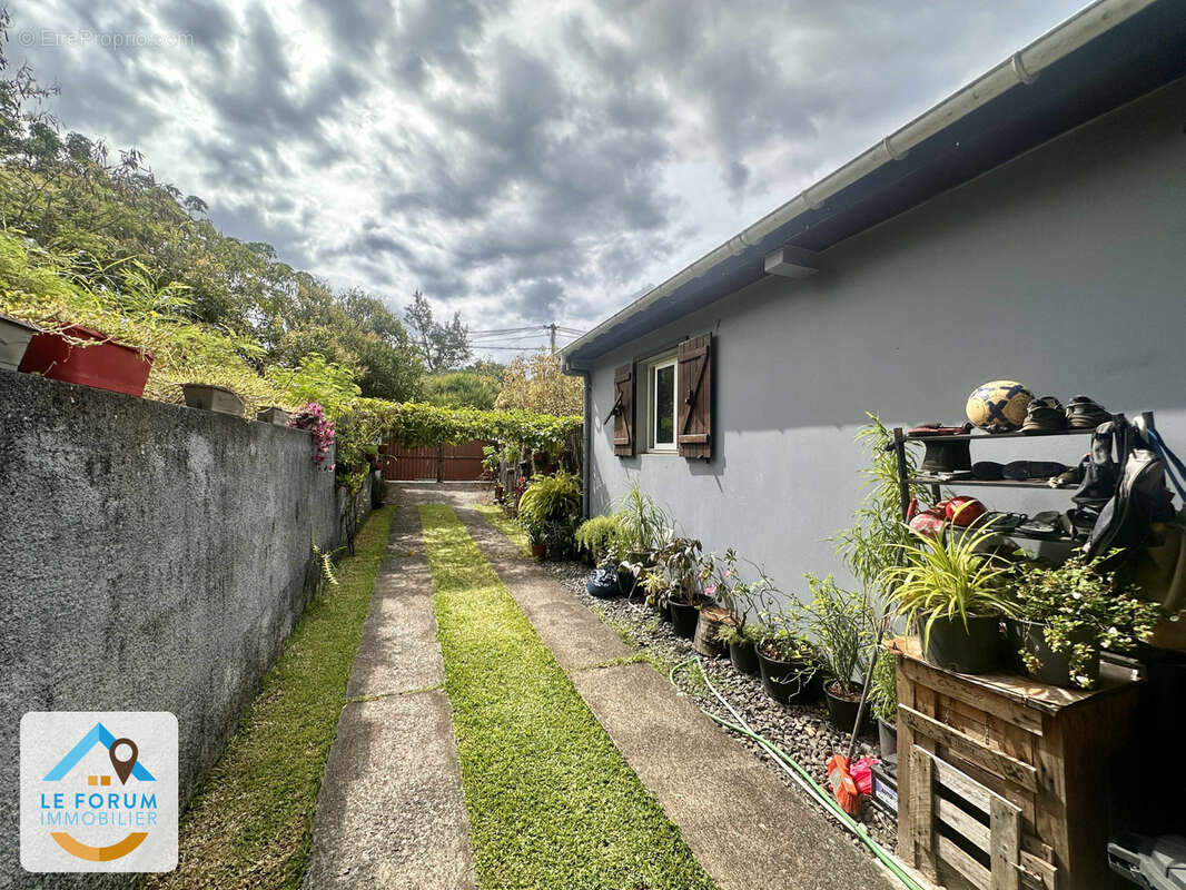 Saint joseph 97480 - ensemble immobilier entretenu - facile d'acces - proche des commodites - photo 8
