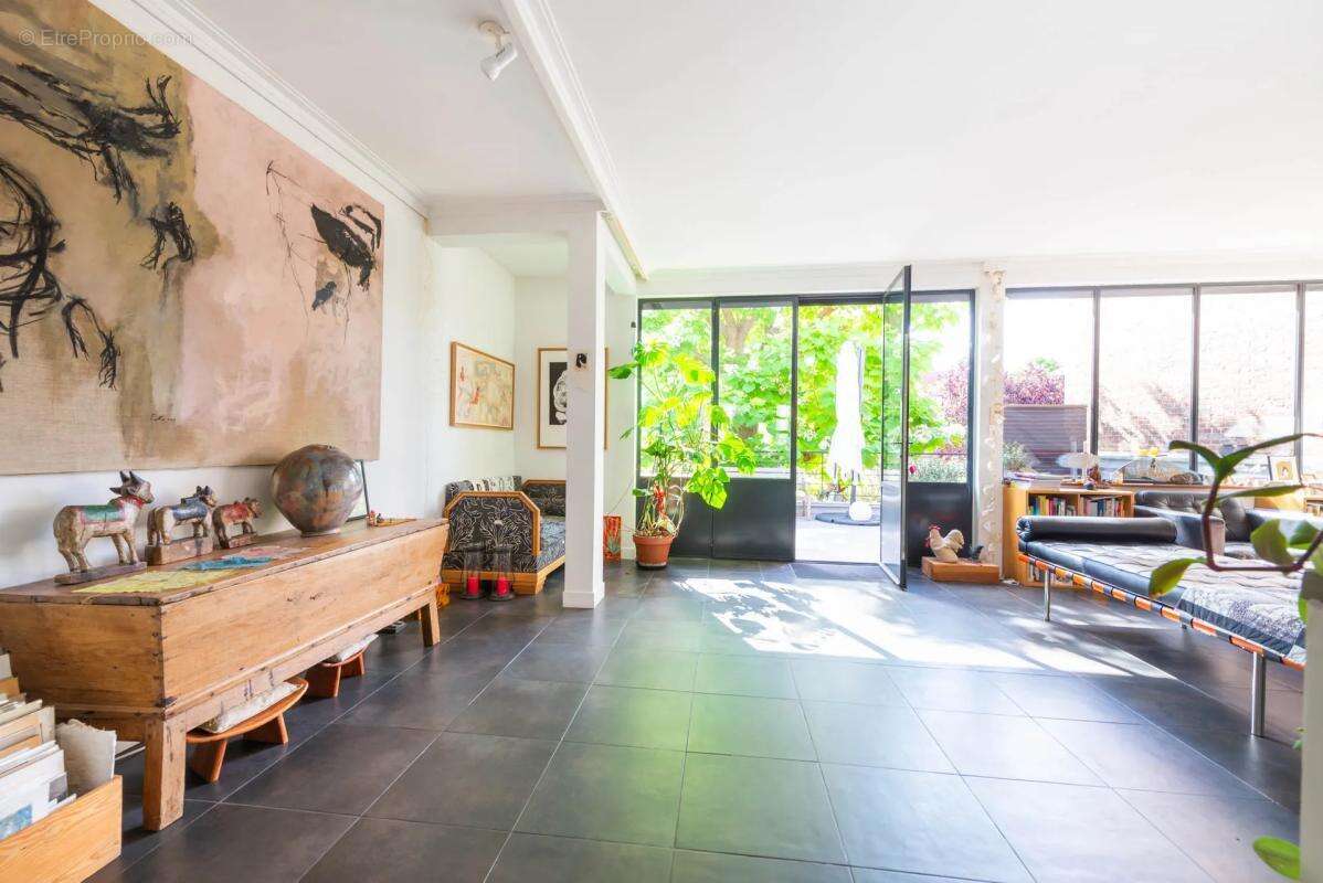 Maison de 234m² au sol à Nanterre Ville - photo 6