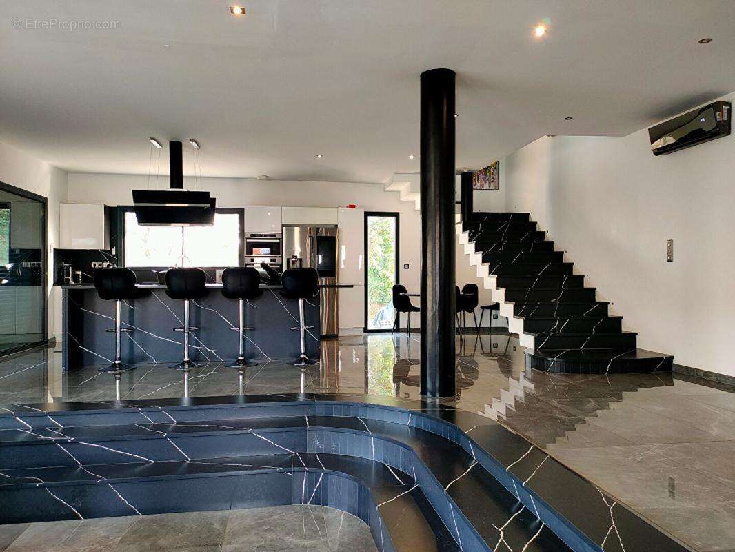 Maison à SAINTE-EULALIE