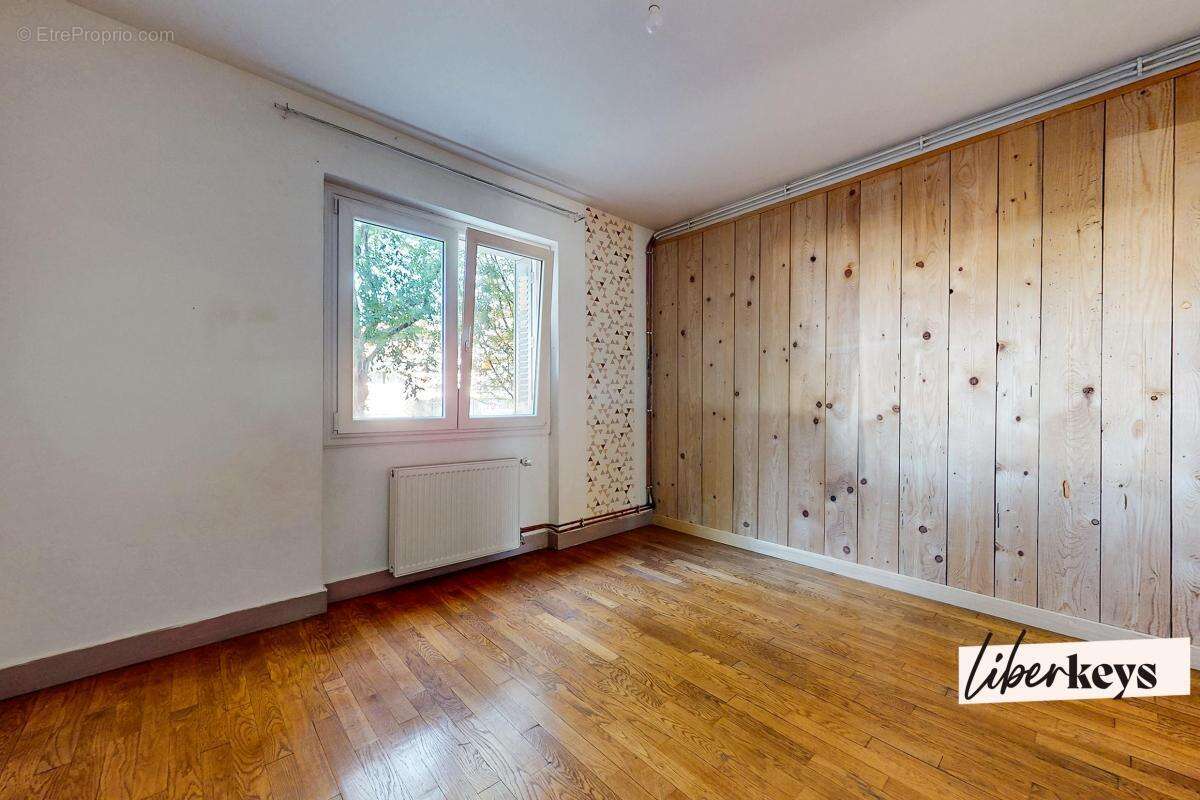A vendre - Appartement  trois pièces avec fort potentiel – 22 bis Avenue de Brogny,  74000 Annecy - photo 8