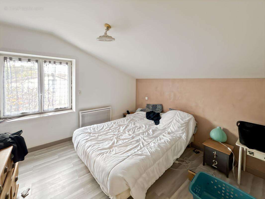 Maison à SAINT-ASTIER