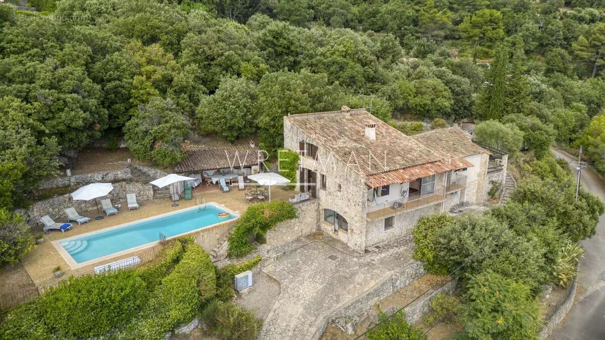 Maison à TOURRETTES-SUR-LOUP