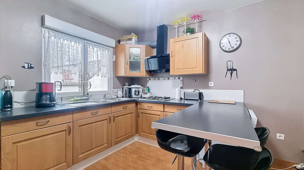 Maison à LE VERNET-SAINTE-MARGUERITE