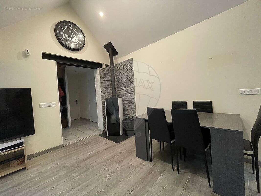 Maison à SAINT-JULIEN-LES-VILLAS