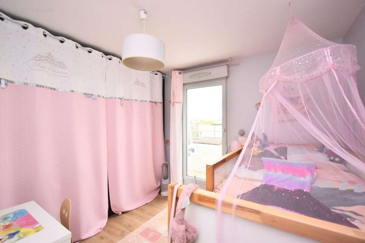 Appartement à GENNEVILLIERS
