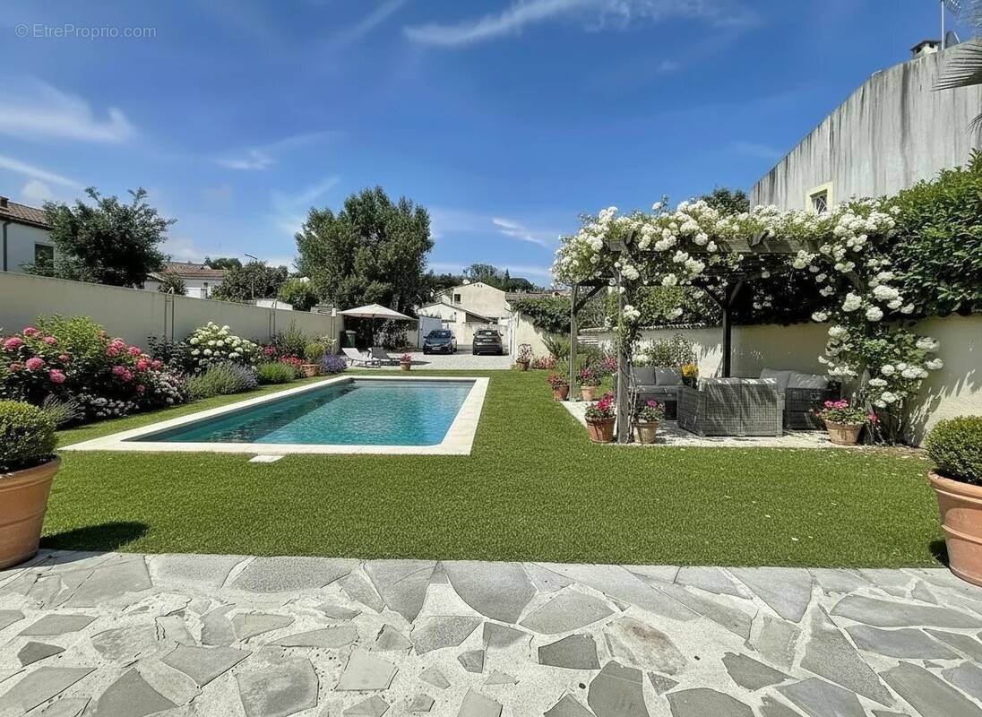 Maison à VILLENEUVE-LOUBET