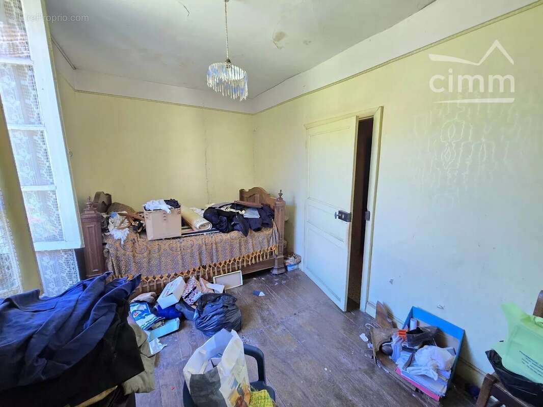 Maison à LA CHAPELLE-SAINT-JEAN