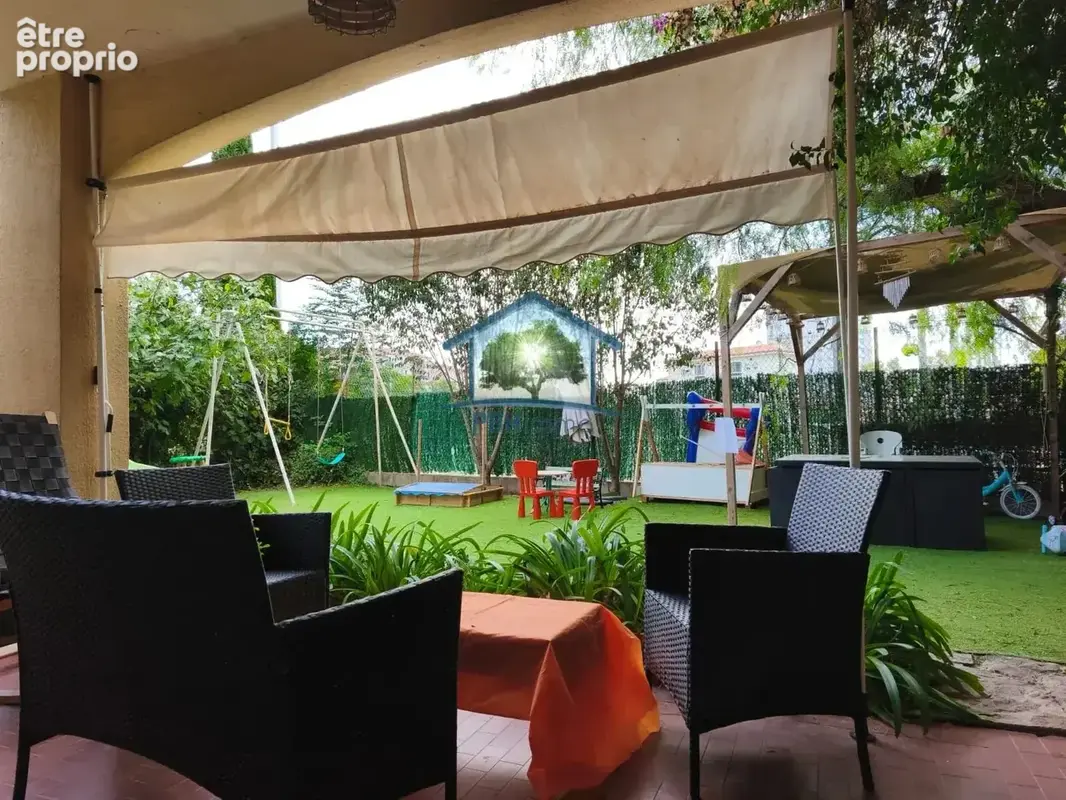 Toulon Ouest - Grande demeure divisée en deux appartements - photo 15
