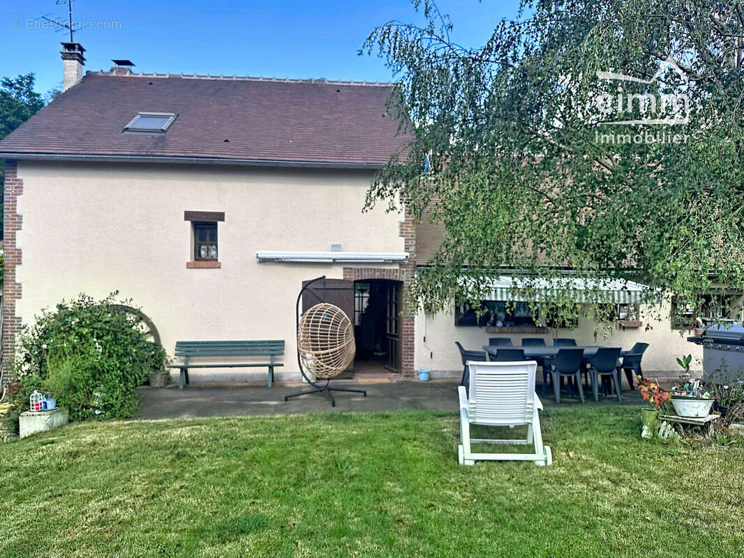 Maison 128 m² à Sainte-Genevieve-Des-Bois  - photo 4