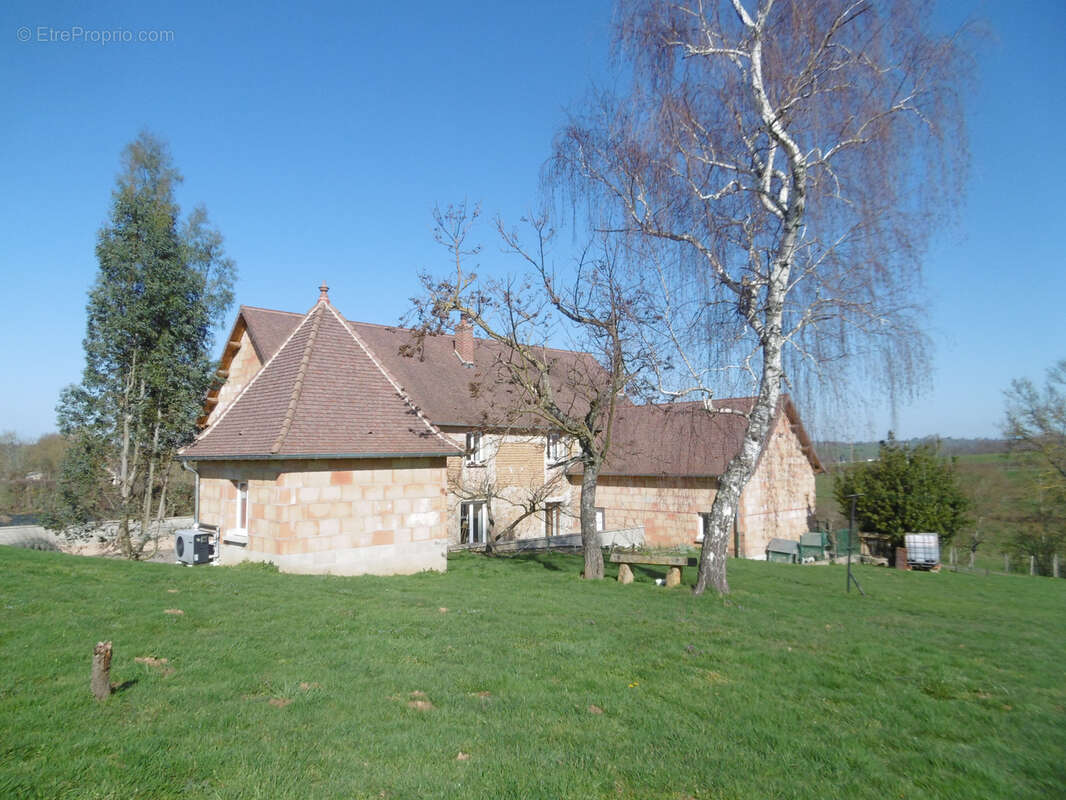 Maison à SAINT-DIDIER-EN-BRIONNAIS
