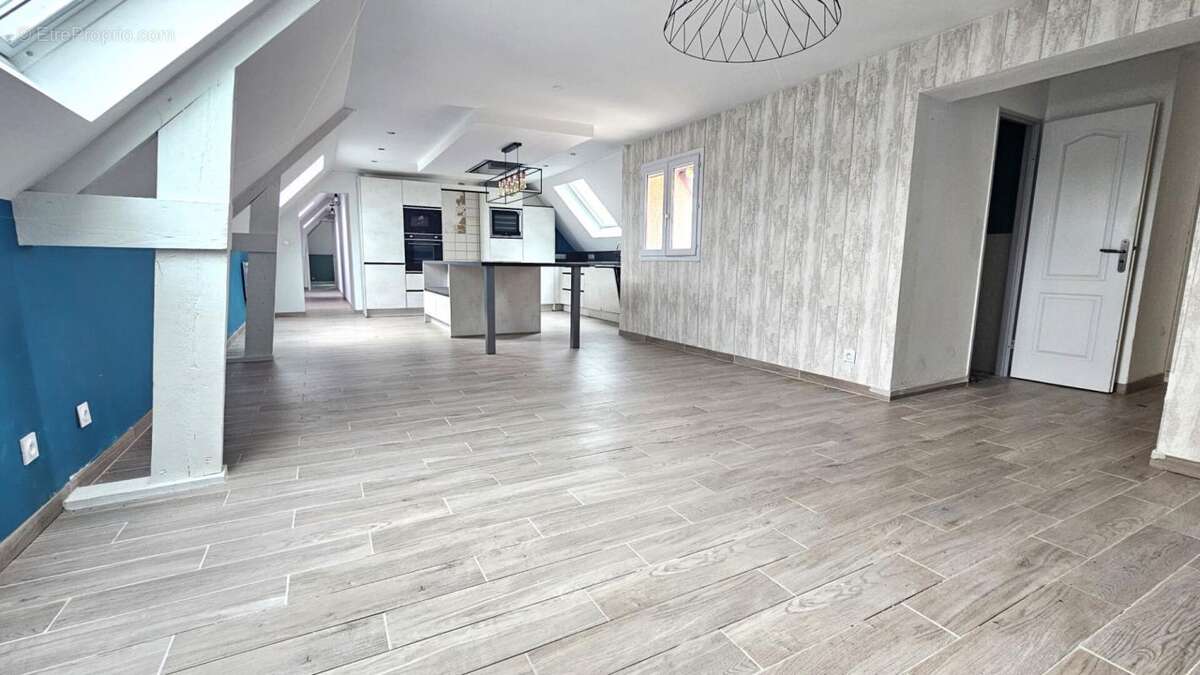 Appartement à CONDE-SUR-VESGRE