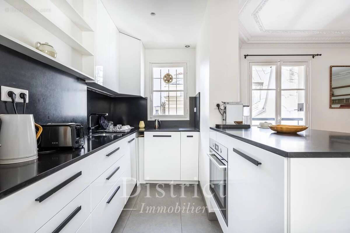 Appartement à PARIS-7E
