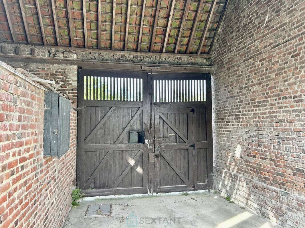 Maison style fermette avec porche a renover. - photo 2