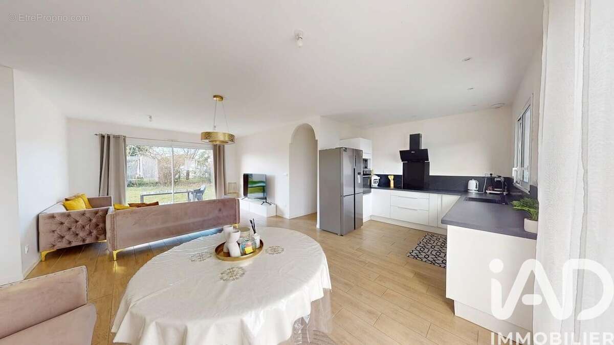 Photo 4 - Maison à ECHILLAIS