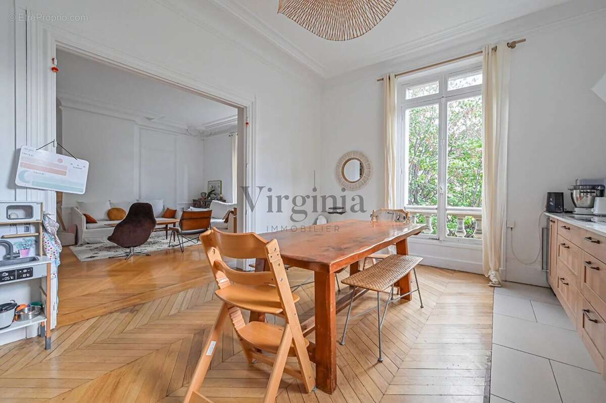 Appartement à CHARENTON-LE-PONT