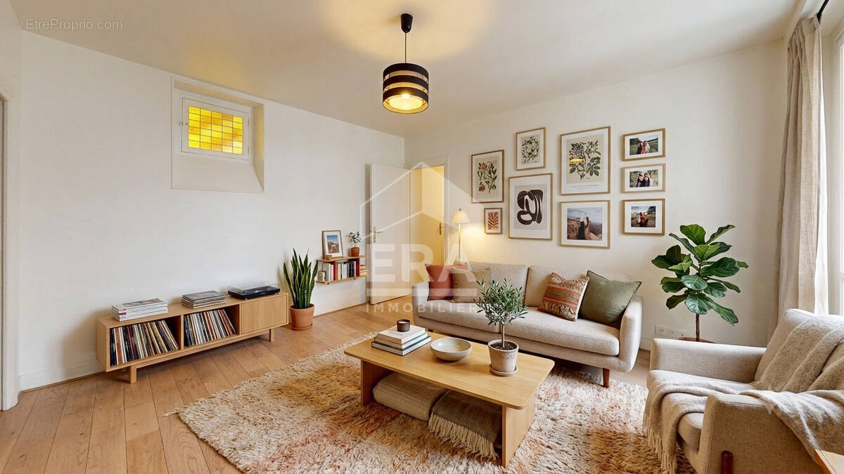 Appartement à PARIS-8E