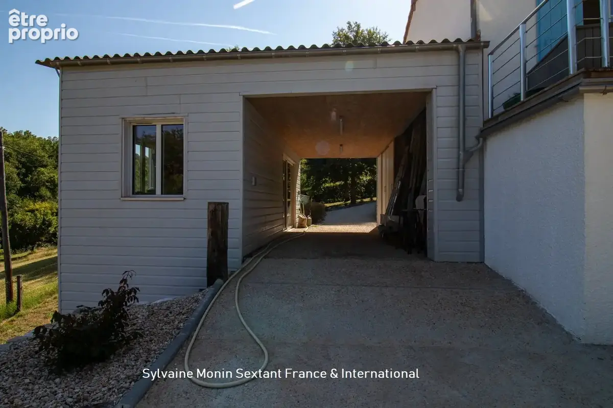 Maison rénovée tout confort avec logement indépendant, terrain clos et espace piscine - photo 8