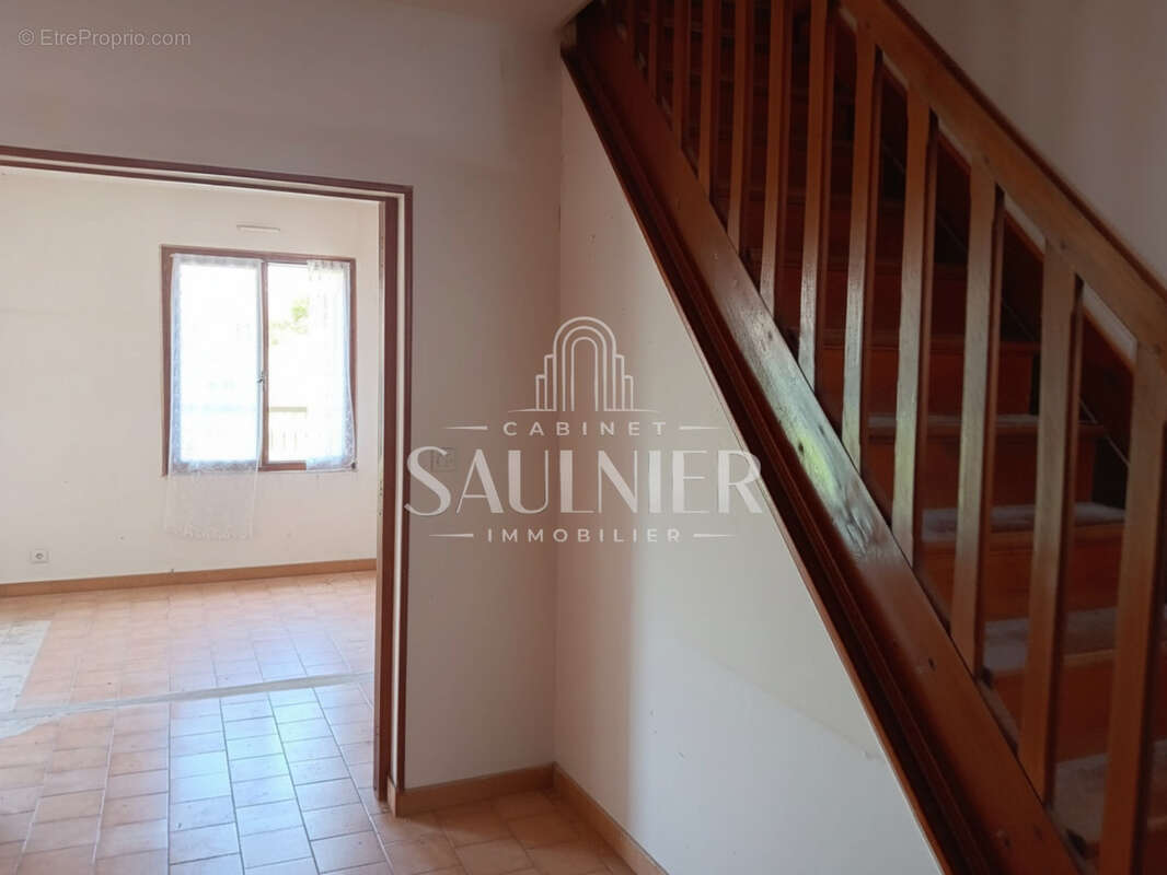 Maison à SAINT-SULPICE-DE-POMMERAY