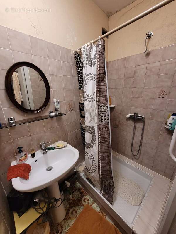 Maison à SAINT-JULIEN-LES-ROSIERS