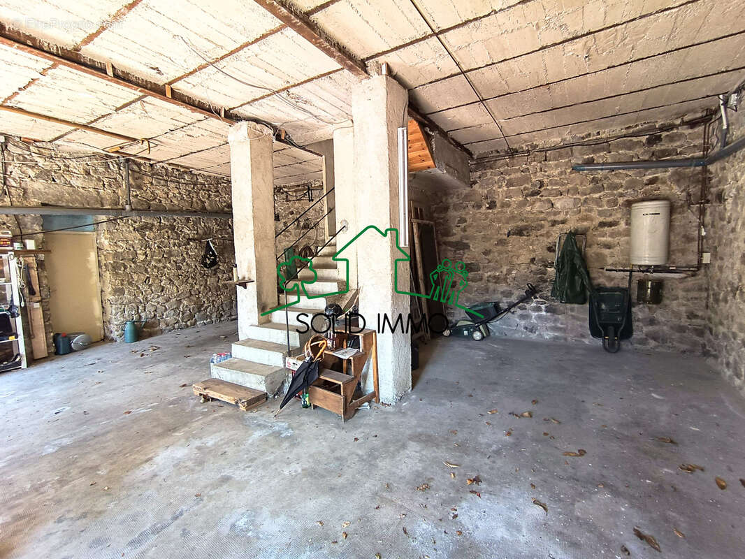 Maison traditionnelle de 150 m2 avec terrain sur la commune de Labastide sur Besorgues 07600 - photo 20