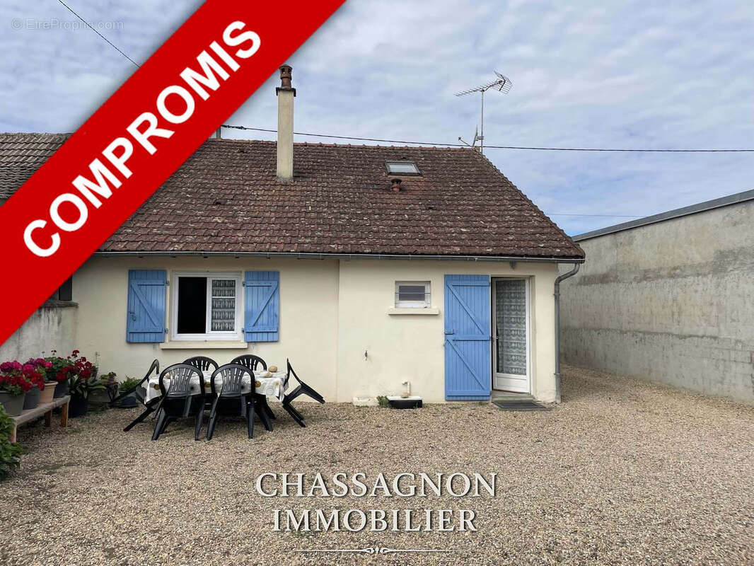 Maison à VILLENEUVE-SUR-ALLIER