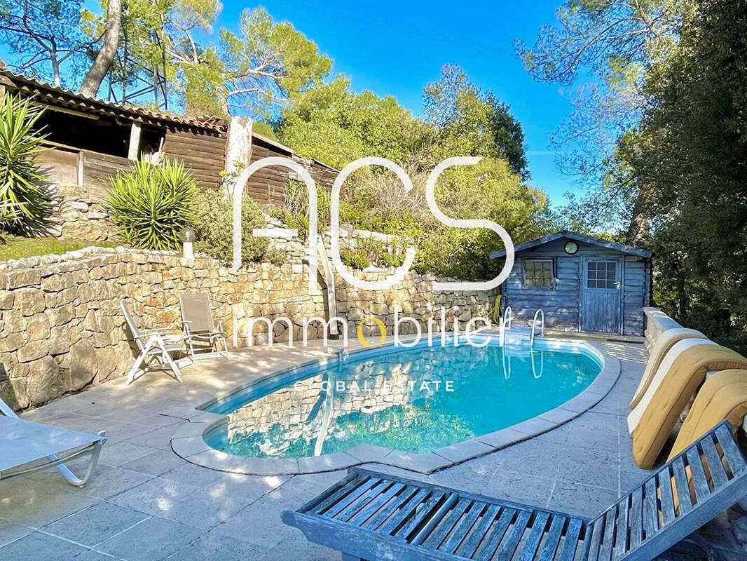 Appartement à MOUGINS