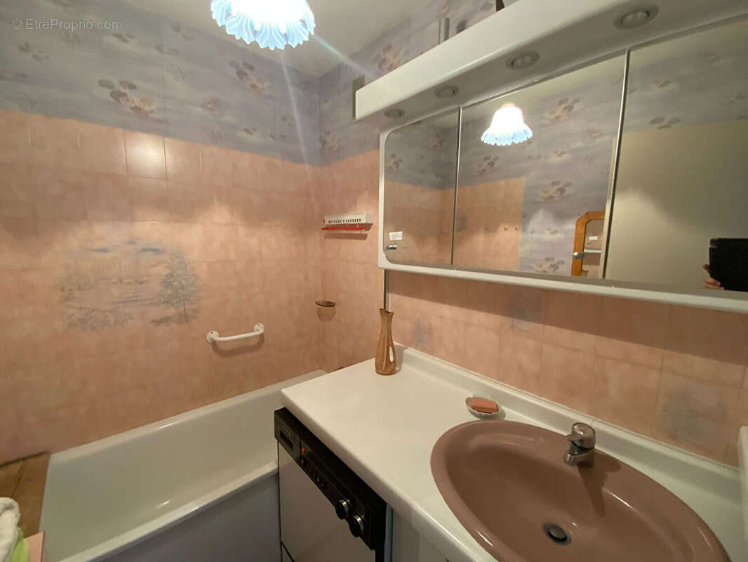 LE CREUSOT, résidence avec ascenseur - Appartement de 61 m² hab. (2 chambres). - photo 7