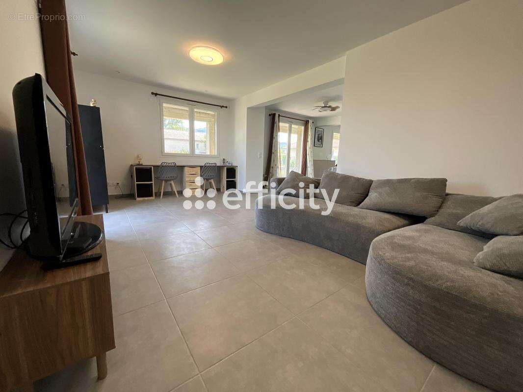 Maison 232 m² à Chomerac  - photo 9