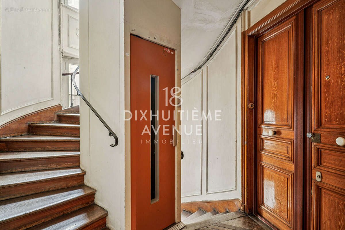 Appartement à PARIS-18E