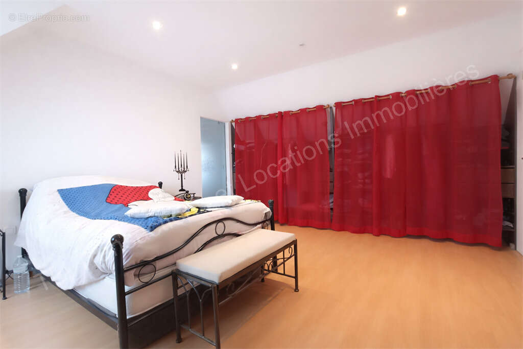 Grande maison avec terrain de loisir - photo 3