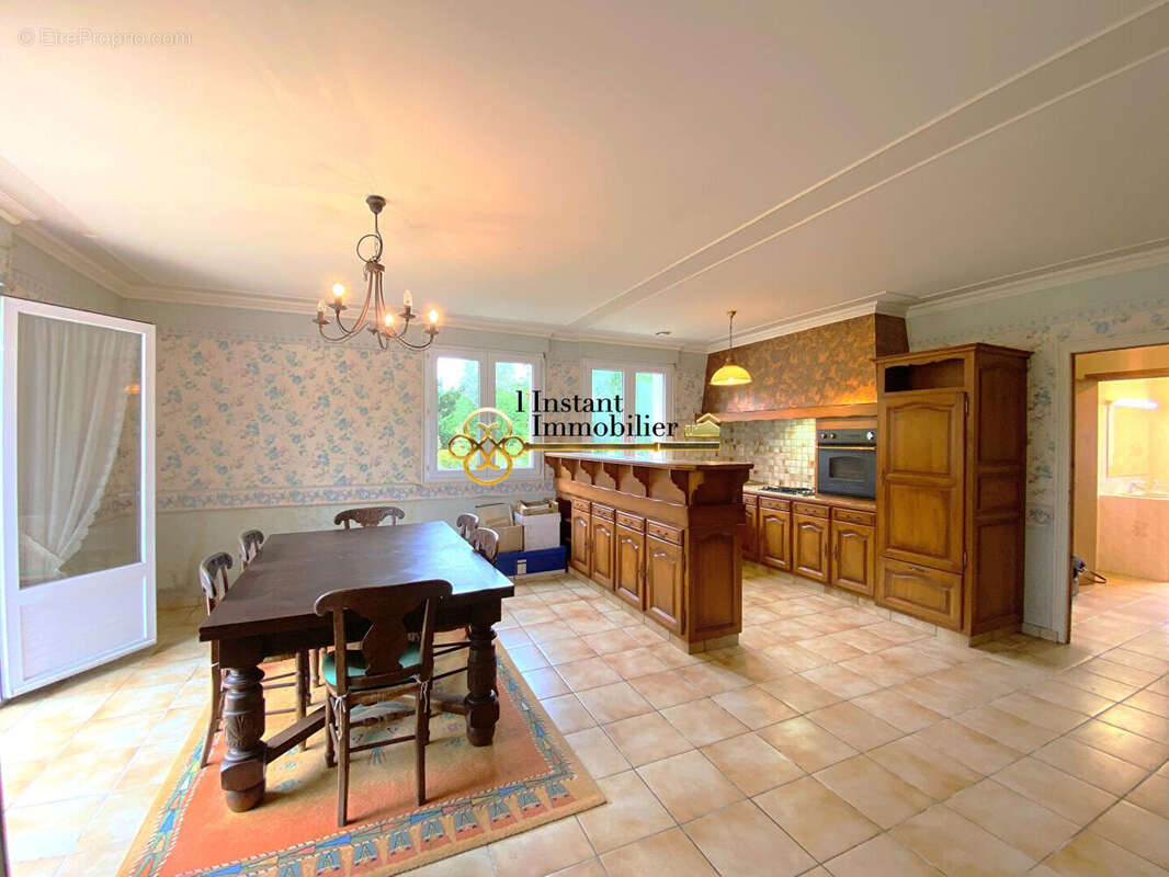 Maison à PLOUEGAT-GUERAND